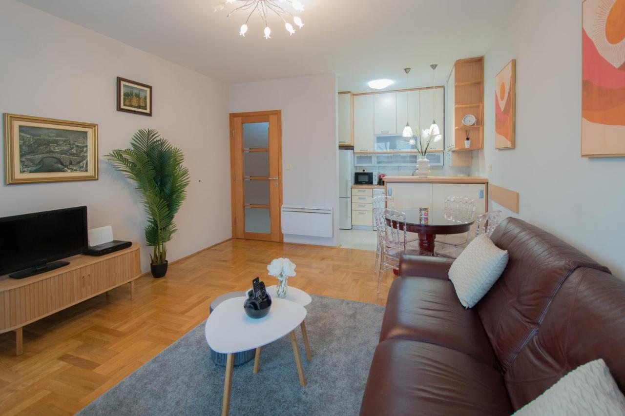 פודגוריצה City Nest Apartment מראה חיצוני תמונה